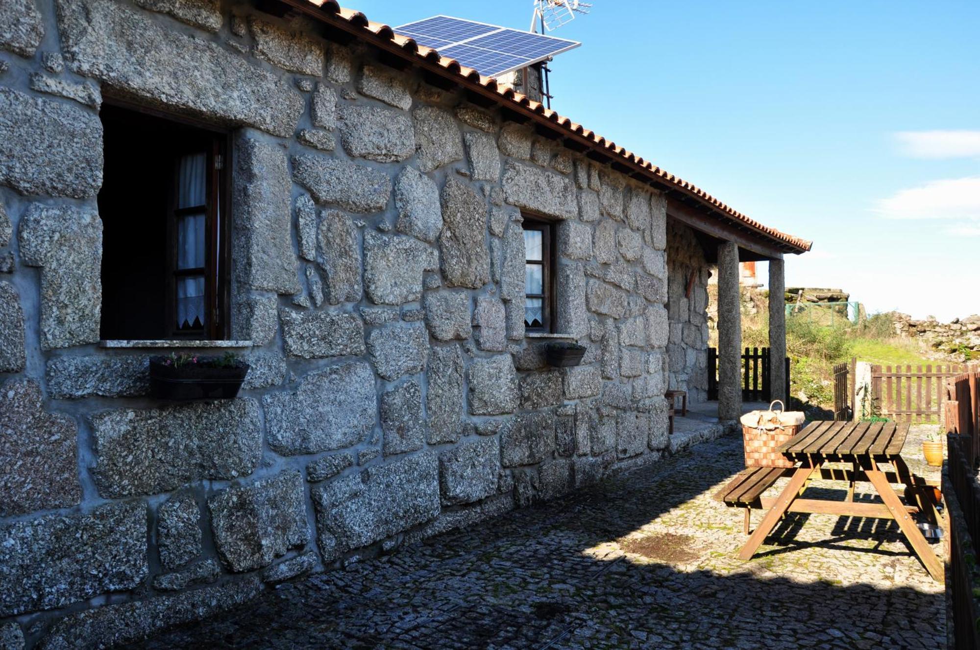 Casa De Fora Holiday home *